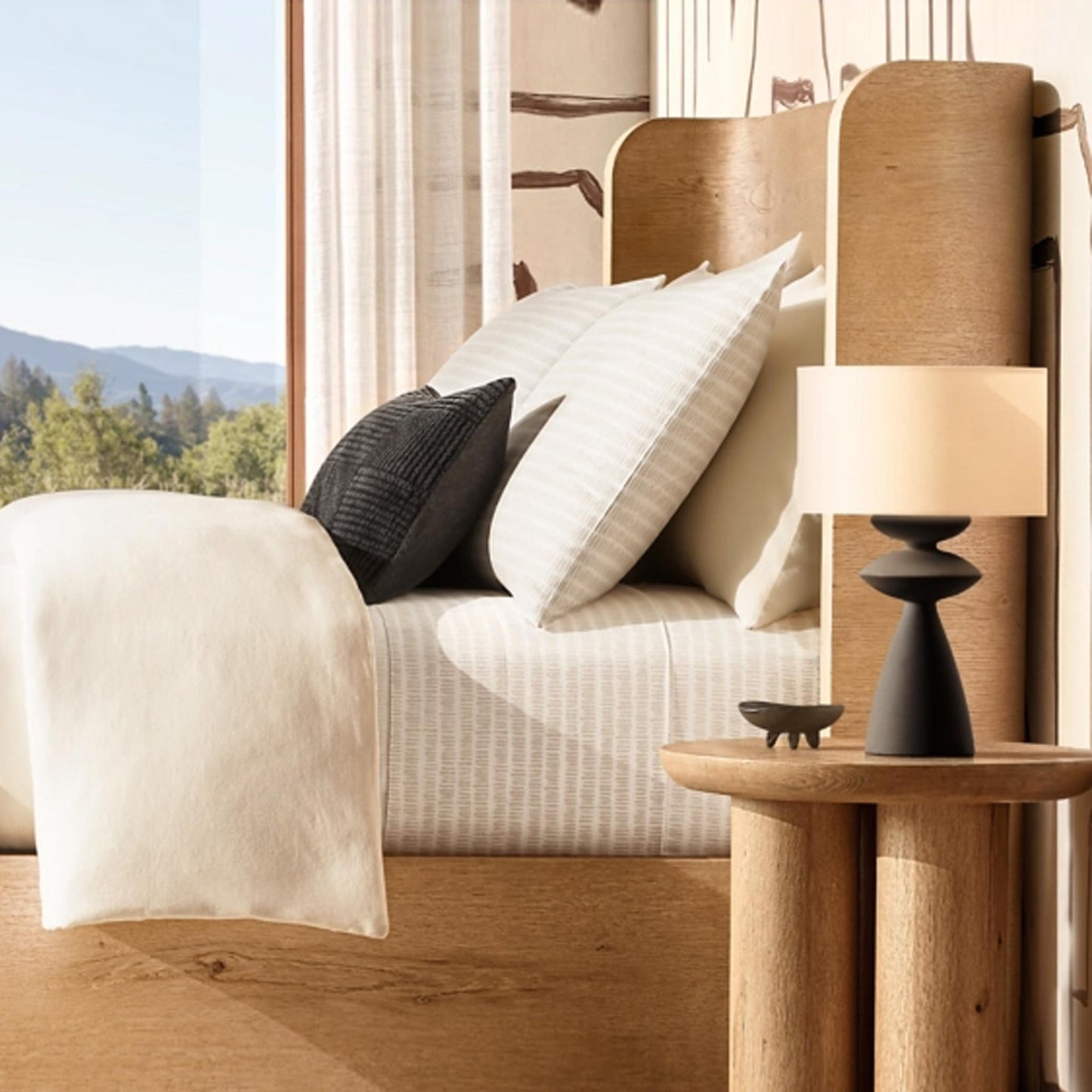 Cep Table Lamp | IONS DESIGN | Dubai | UAE