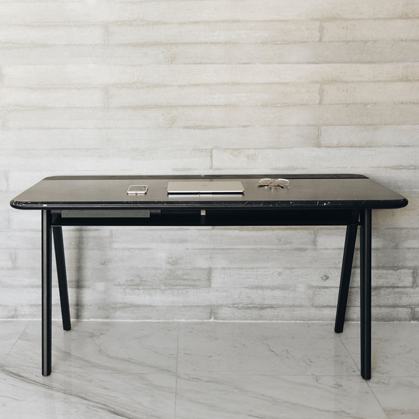 Desk Dubai | Abu Dhabi | UAE | IONS DESIGN