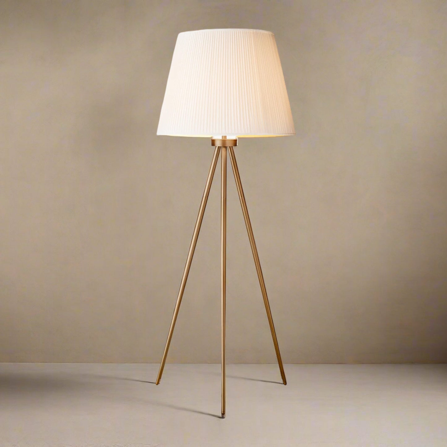 Noa Floor Lamp | IONS DESIGN | Dubai | UAE