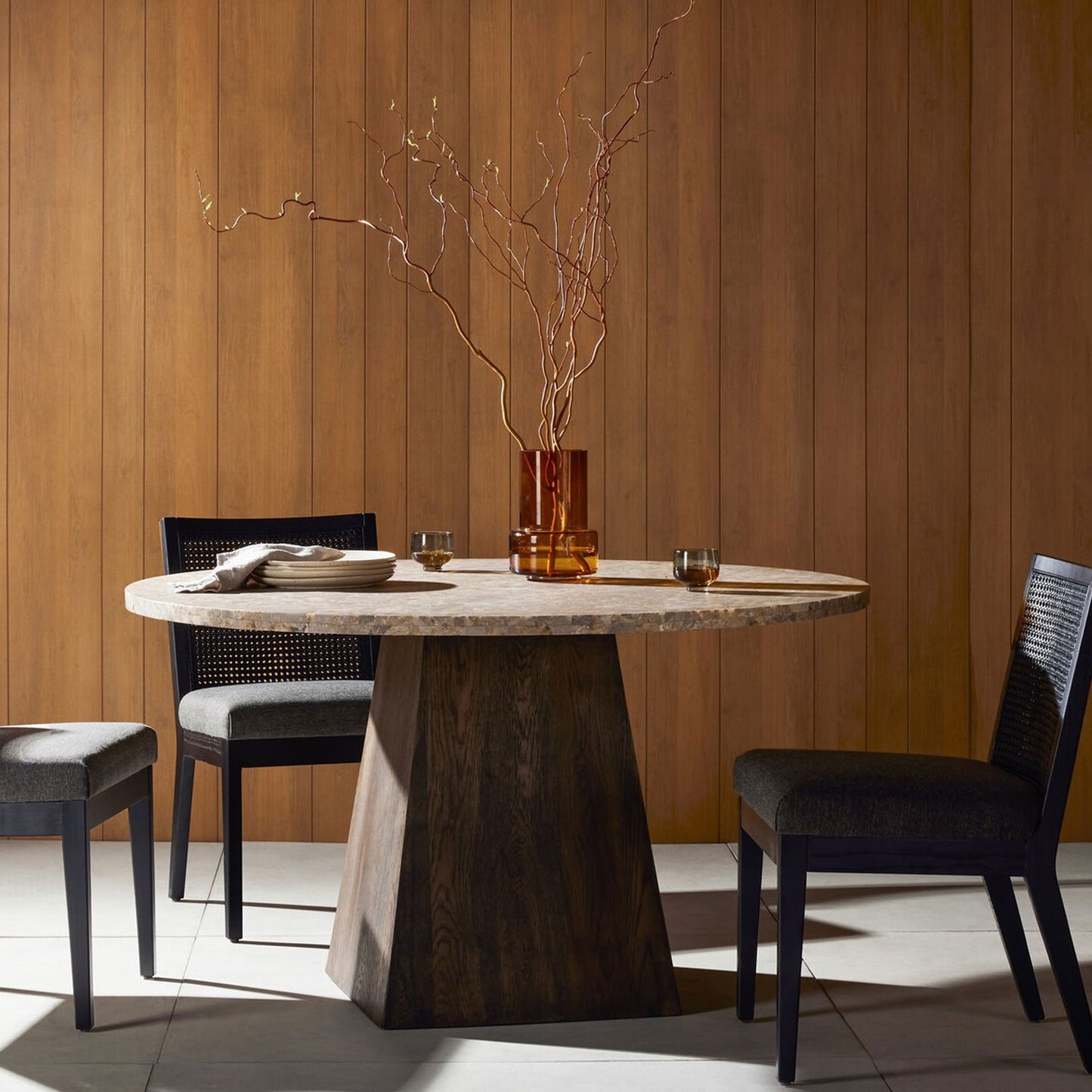 Round Table | IONS DESIGN | Dubai | UAE