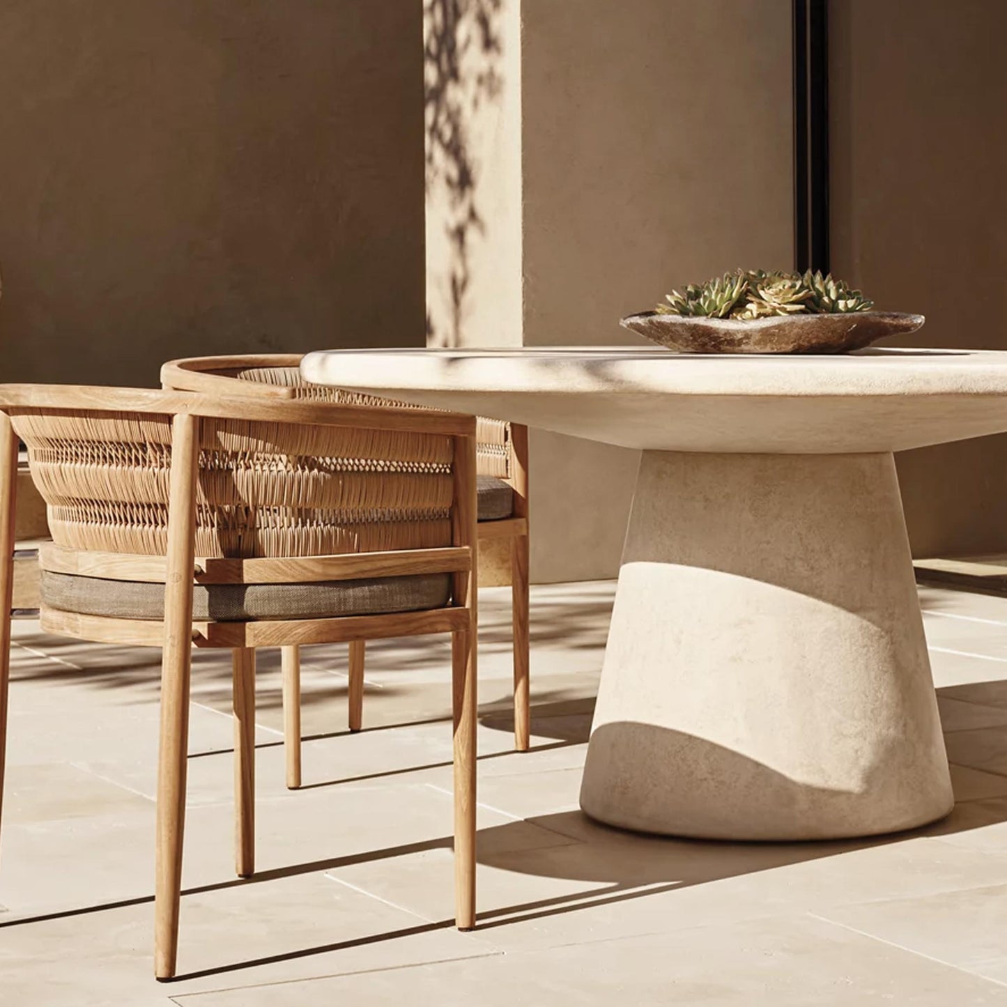 Teo Round Dining Table | IONS DESIGN | Dubai | UAE