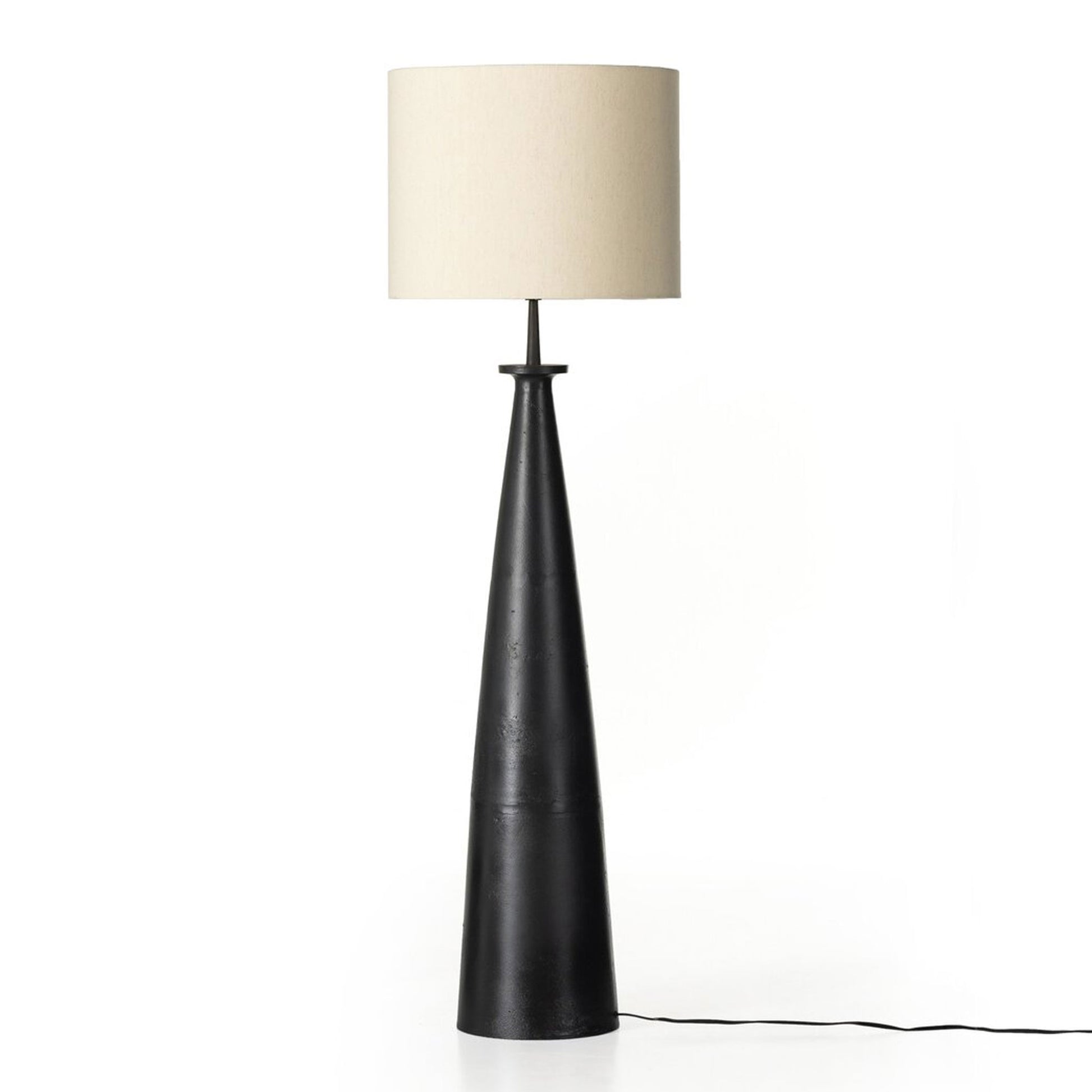 Floor Lamp Black | IONS DESIGN | Dubai | UAE