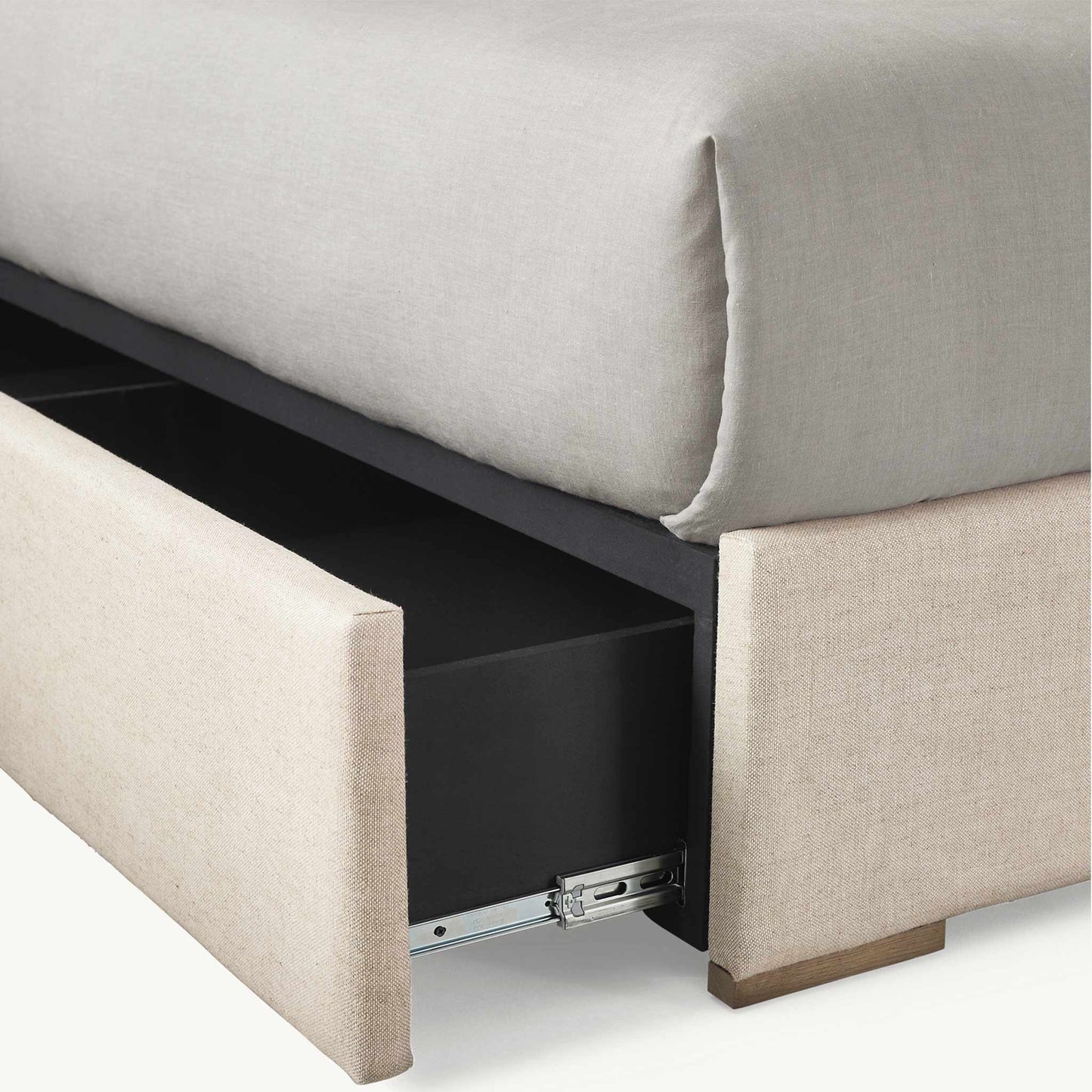 Loe Fabric Bed | IONSDESIGN | Dubai | UAE