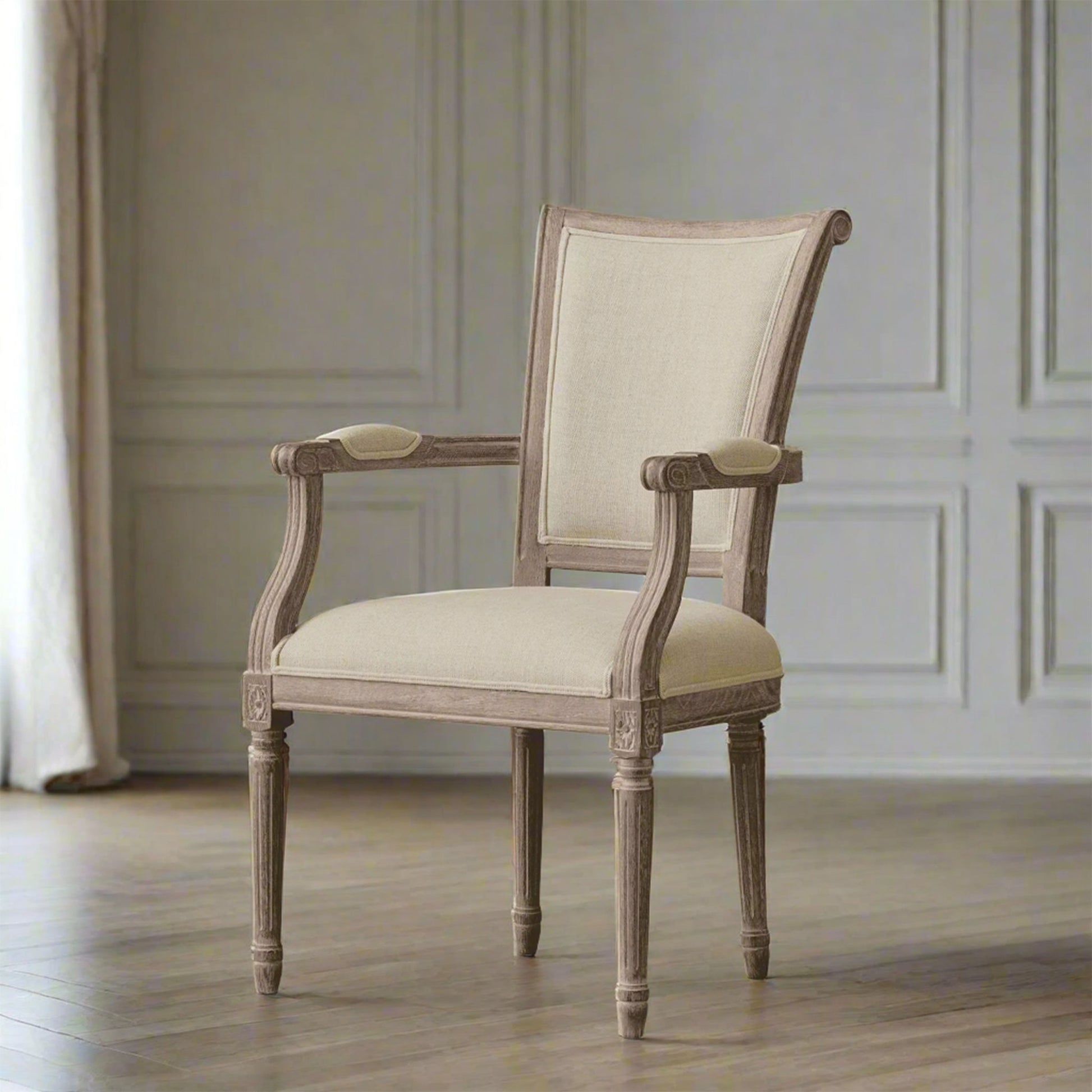 Vee Classic Dining Chair | IONSDESIGN | Dubai | UAE