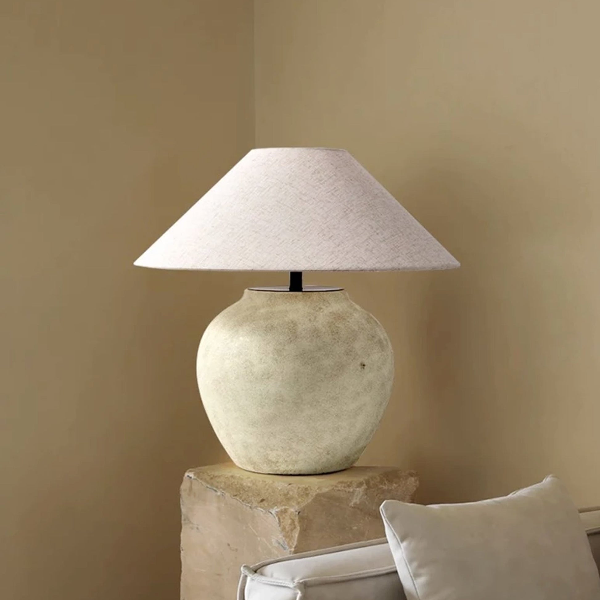 Gao Rounded Ceramic Table Lamp | IONS DEIGN | Dubai | UAE